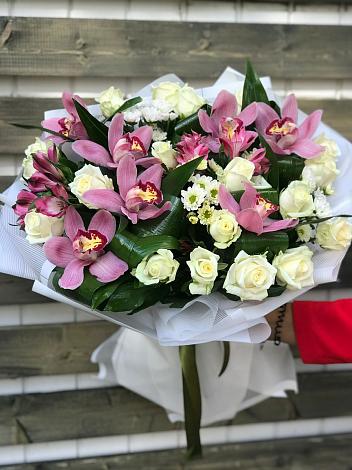 Букет цветов из: Розы и Хризантемы в Гусевский