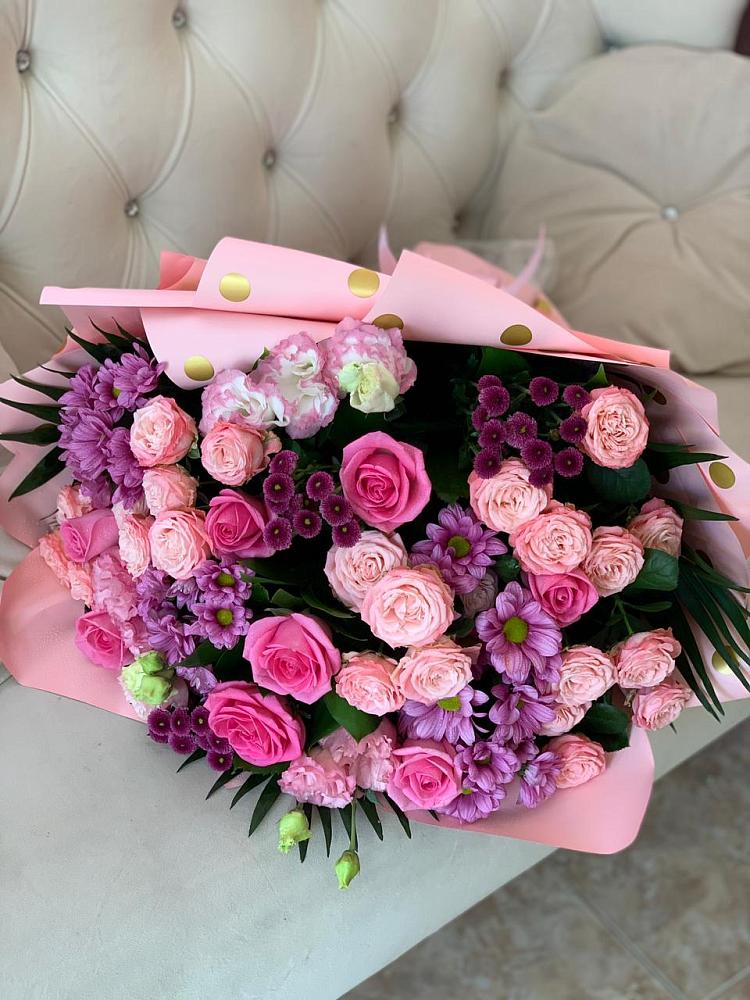 Букет цветов из: Хризантемы, Розы и Лизиантусы в Гусевский