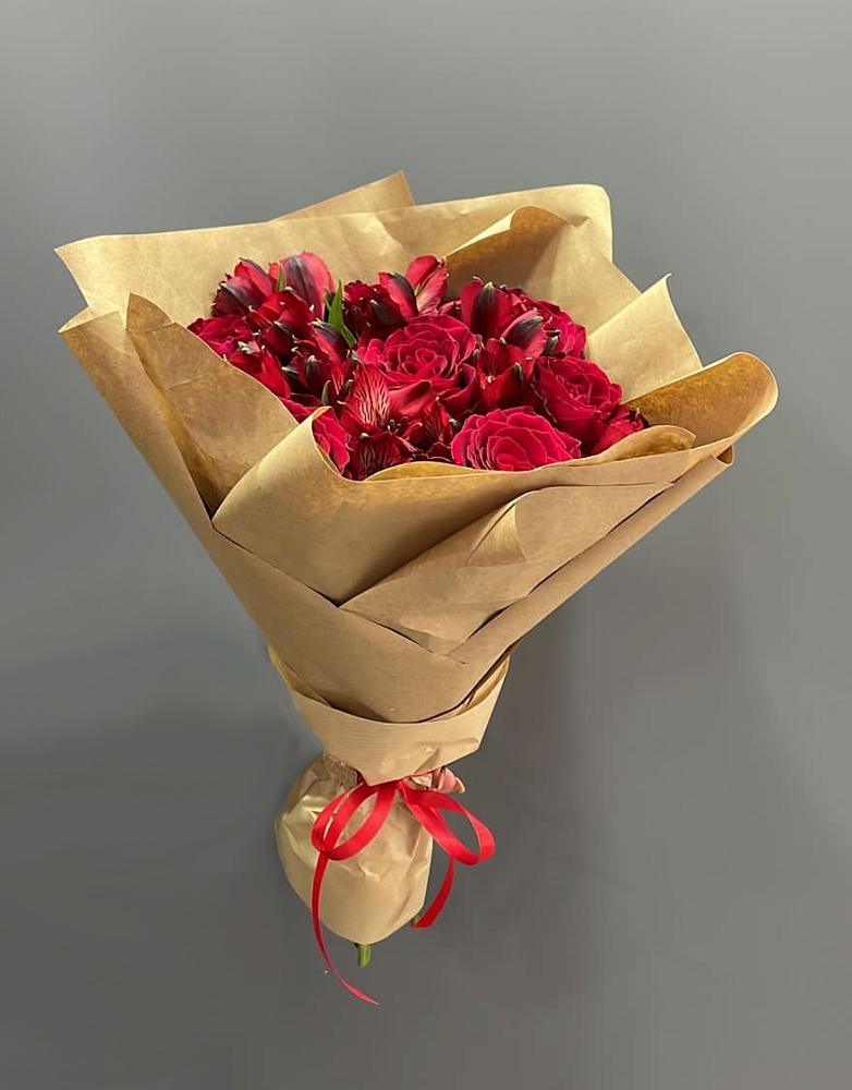 Букет цветов из: Альстромерии и Розы в Гусевский