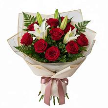 Букет цветов из:  Лилии и Розы в Гусевский