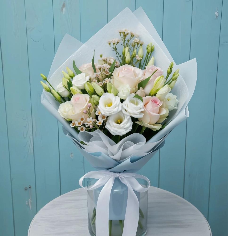 Букет цветов из: Розы и Лизиантусы в Гусевский