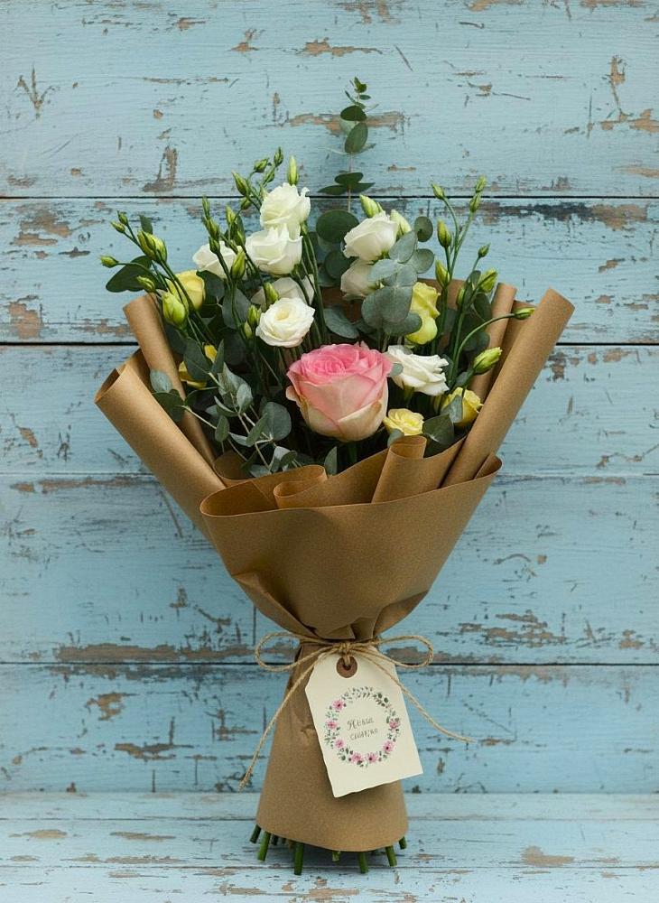 Букет цветов из: Розы и Лизиантусы в Гусевский