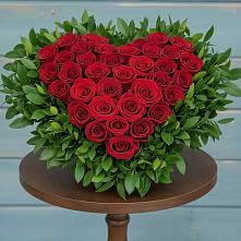 Цветочная композиция из Розы в виде сердца в Гусевский