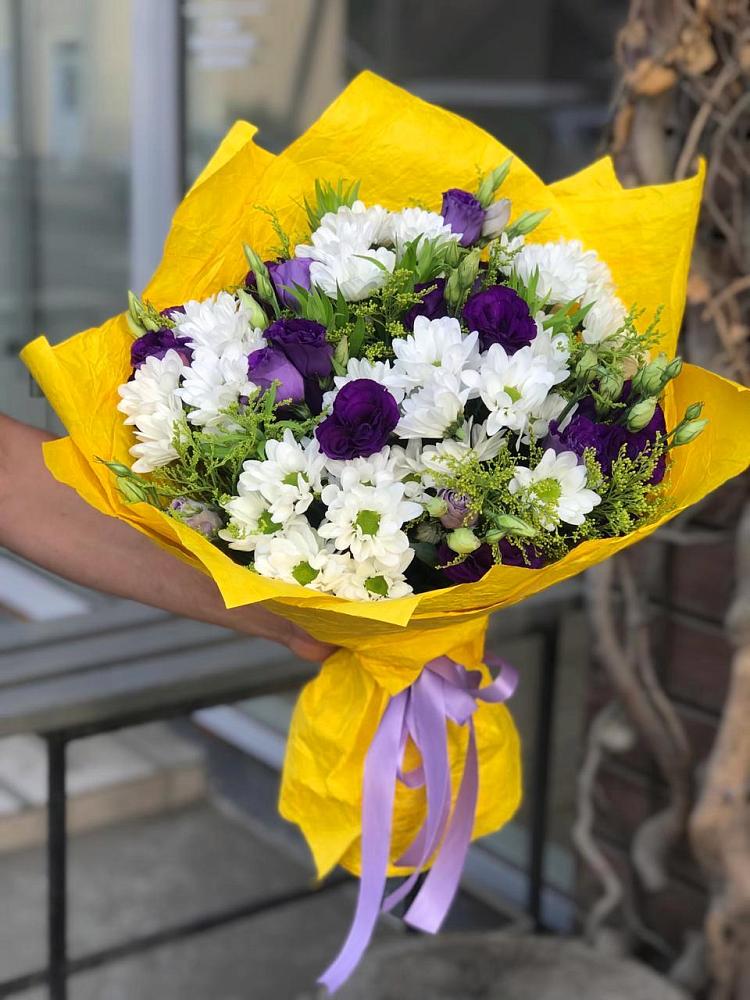 Букет цветов из: Ирисы, Хризантемы и Ромашки в Гусевский