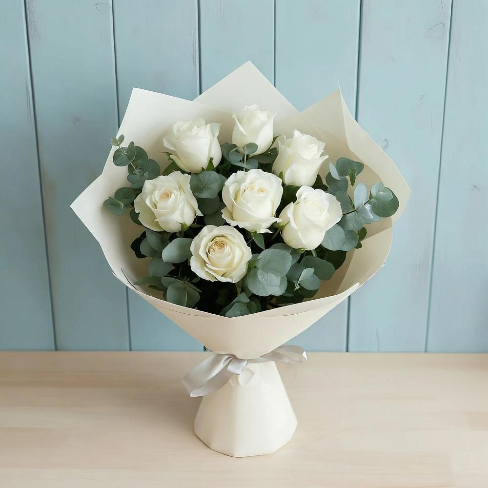 Букет Белые розы в Эвкалипте в Гусевский