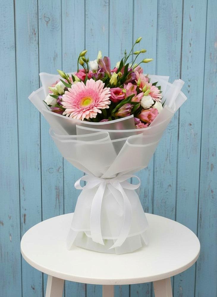 Букет цветов из: Герберы, Альстромерии и Лизиантусы в Гусевский