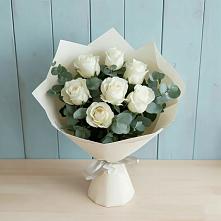 Букет Белые розы в Эвкалипте в Гусевский