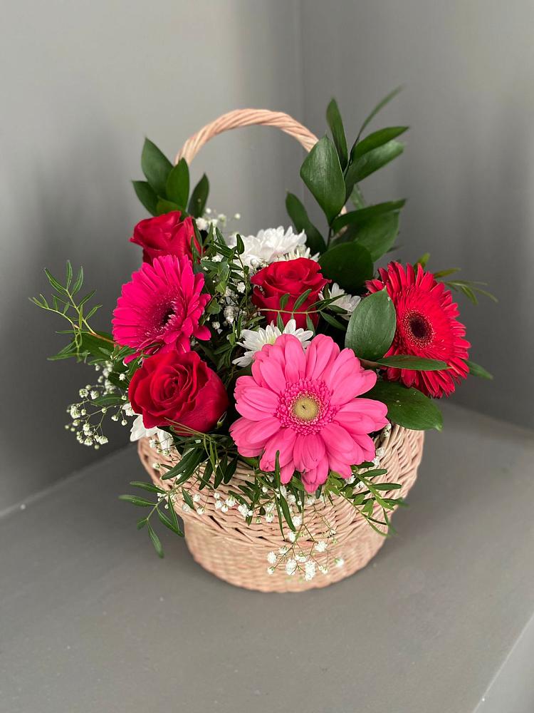 Цветочная композиция из Розы, Хризантемы и Герберы в корзине в Гусевский