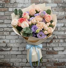 Букет цветов из:  Розы, Лизиантусы и Гвоздики в Гусевский