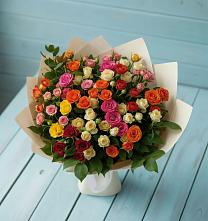 Букет Микс из разноцветных кустовых роз в Гусевский