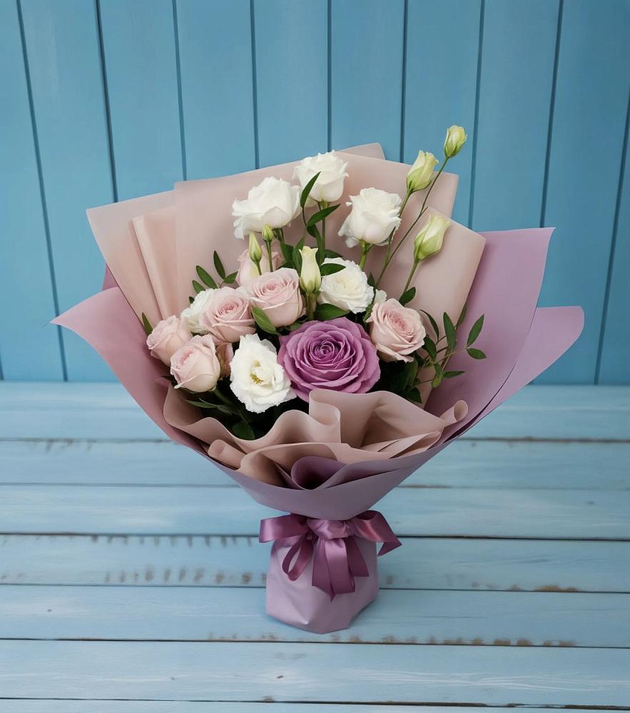 Букет цветов из: Розы и Лизиантусы в Гусевский